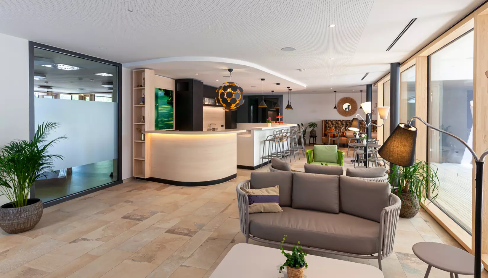 Hotel Knoblauch Kaffeebar Bild 02@2x